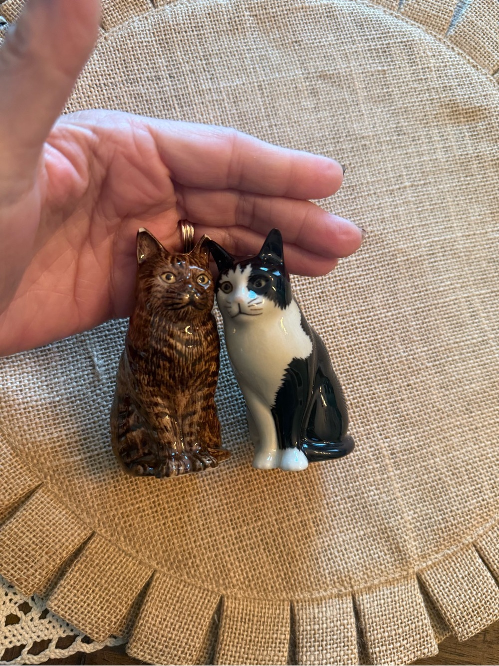 Hand-Painted Brown and Black & White Ceramic Cat Salt & Pepper shakers